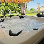 Jacuzzi Privatif 5km Du Centre Apartment *