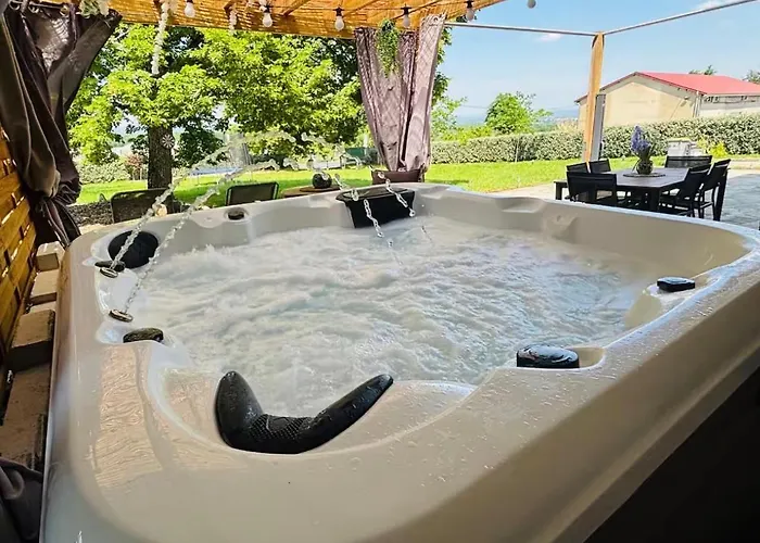 Jacuzzi Privatif 5km Du Centre Апартаменты *