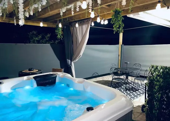 Jacuzzi Privatif 5km Du Centre Апартаменты